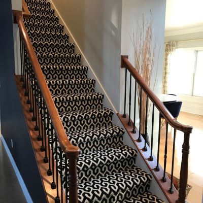 carpet in a stairway